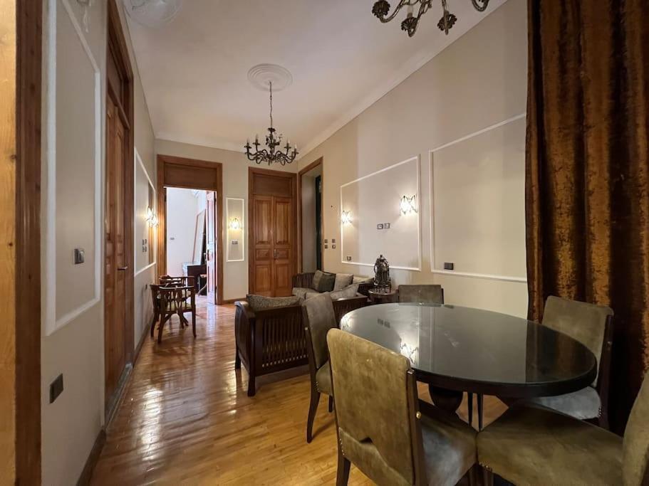 Authentic 3Br Apartment In Downtown, Kairó Kültér fotó