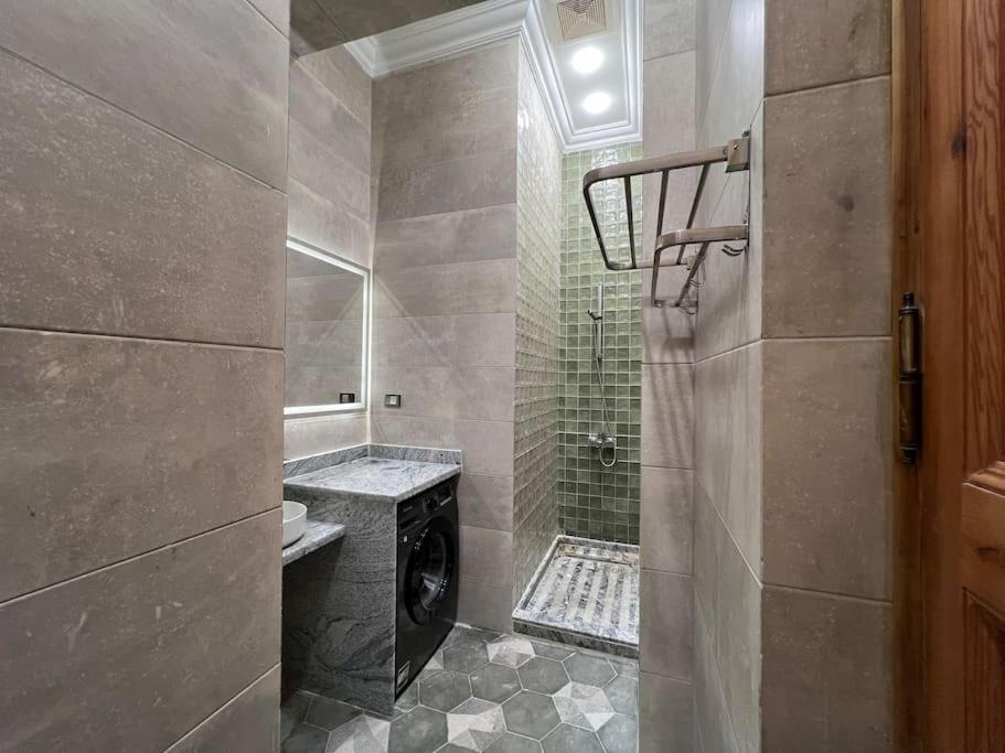 Authentic 3Br Apartment In Downtown, Kairó Kültér fotó