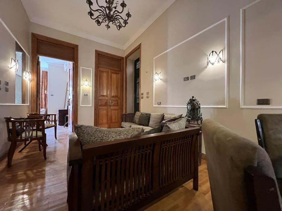 Authentic 3Br Apartment In Downtown, Kairó Kültér fotó