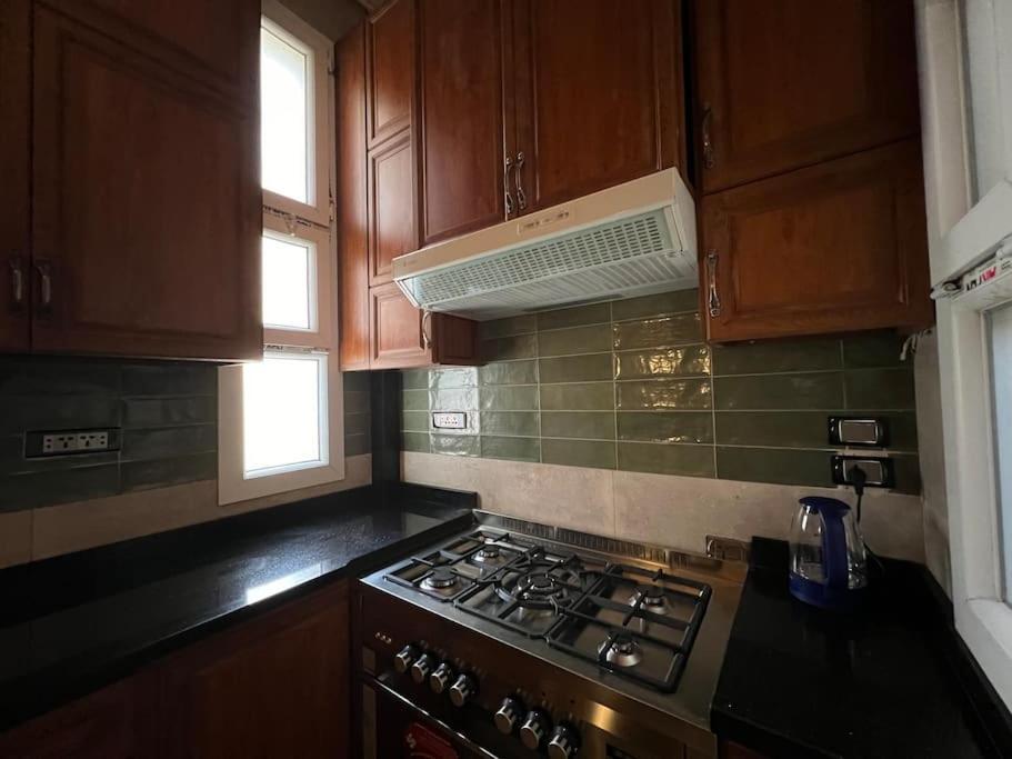 Authentic 3Br Apartment In Downtown, Kairó Kültér fotó