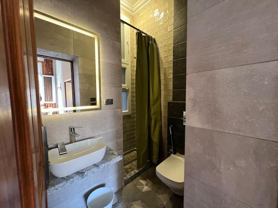 Authentic 3Br Apartment In Downtown, Kairó Kültér fotó